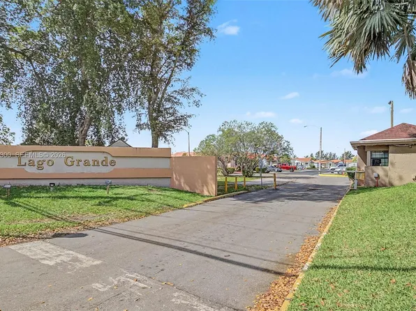 6525 W 26th Dr APT 204-37, Hialeah, FL 33016