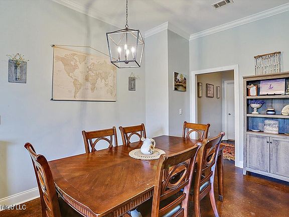 5th image of 234 Richmond Pointe Way