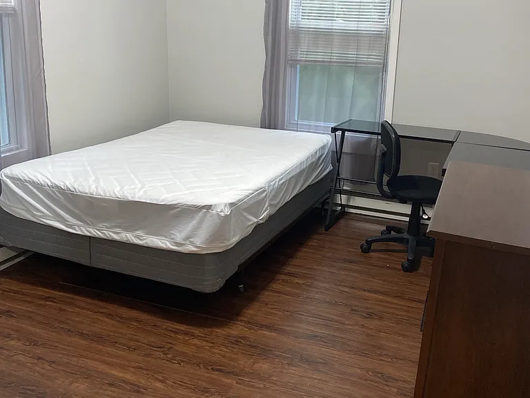 114 Ferris Pl #1 — Photo 11