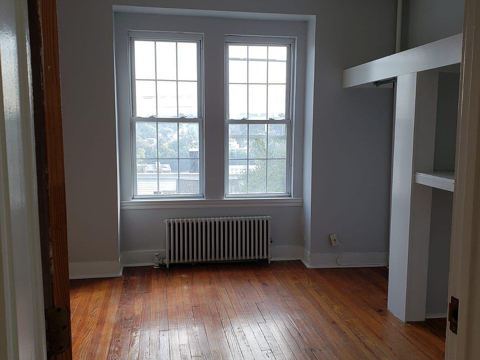 1st image of 211 Sommerville Pl APT 1S