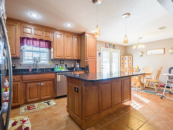 5th image of 4269 Conway Cir