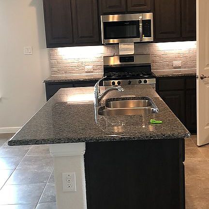 2nd image of 1037 Cushing Dr