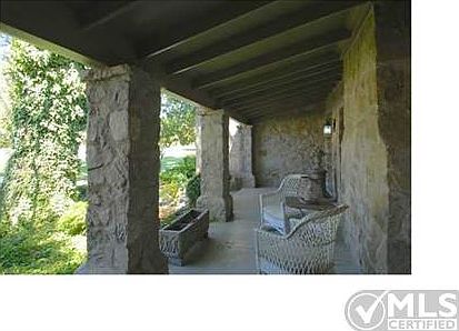 3rd image of 330 Lombardy Ave