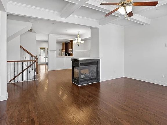 5th image of 2110 Westhill Dr SE