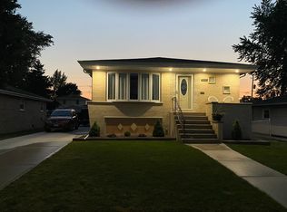 8210 Mayfield Ave, Burbank, IL