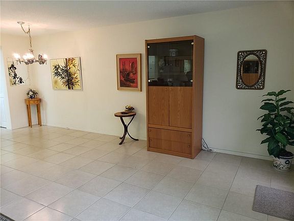 2nd image of 195 Newport L #195