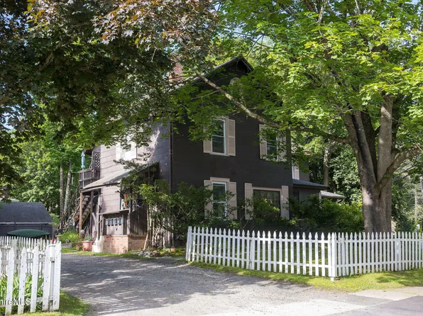53 Mahaiwe St, Great Barrington, MA 01230