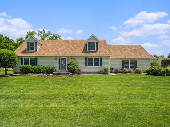 1003 Robin Hood Trl, Sturgis, MI 49091