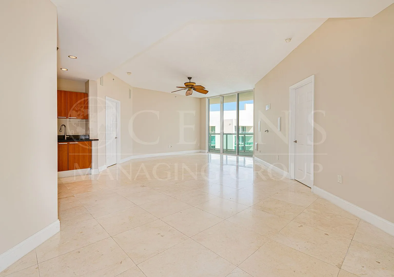 Luxury Penthouse Featuring A Custom Private Wine Cellar — Photo 3