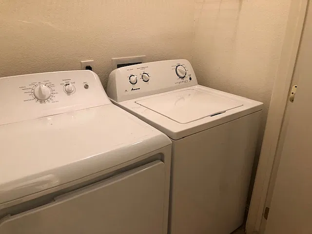 2 bed, 1008 sqft, $1,400 — Photo 3