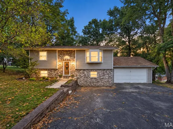 102 Briarwood Cir, Crystal City, MO 63019