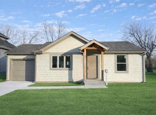 5320 W 72nd St, Prairie Village, KS 66208