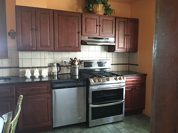 2nd image of 23 Belmohr St