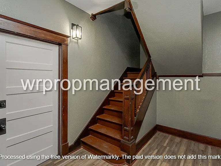 1822 Glendale Ave — Photo 3