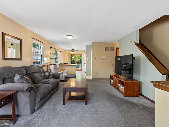 2nd image of 3201 Albermarle Ave