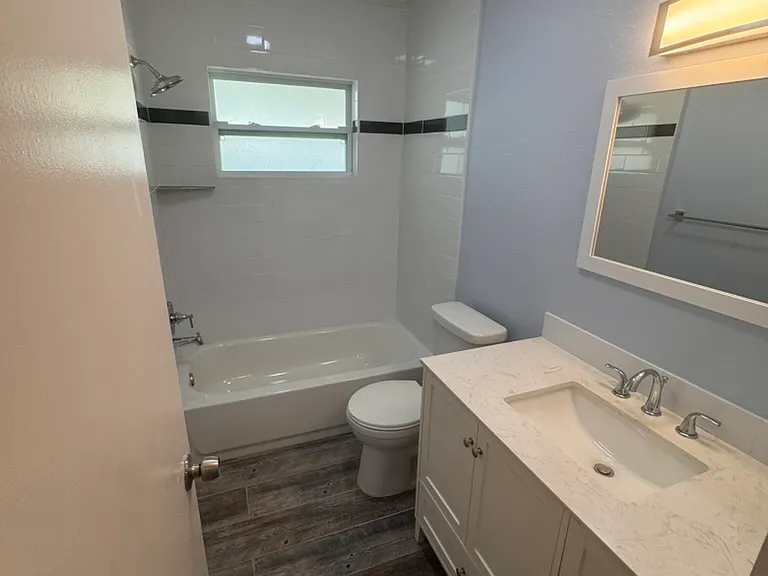 2215 W Vina Del Mar Blvd — Photo 6