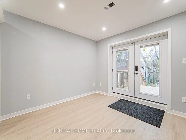 250 Beechy Dr #MAIN — Photo 2
