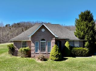 27 Cedar Hills Dr, Forest Hill, WV 24935