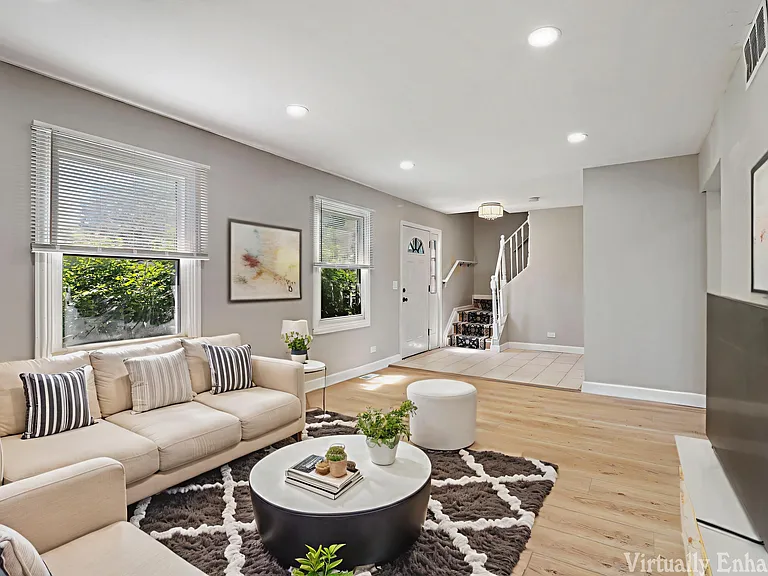 2208 Kensington Dr — Photo 25