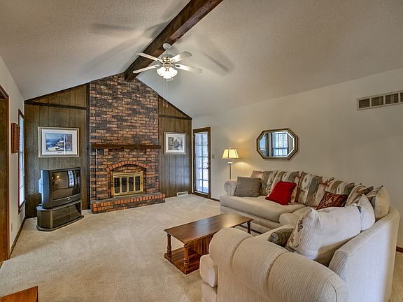 4th image of 847 Canterbury Ln