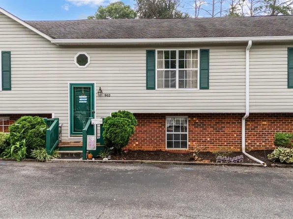 902 Goose Meadow Dr, Forest, VA 24551