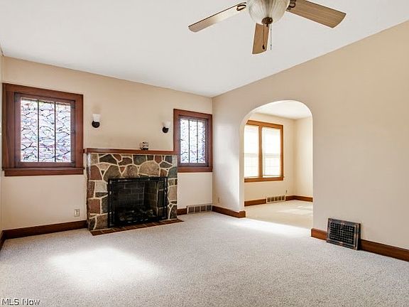 2nd image of 204 Como Ave