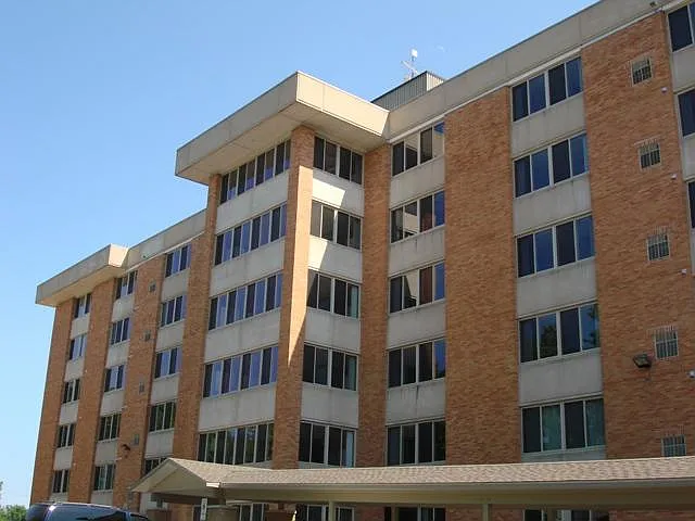 826 Taylor Pkwy — Photo 1