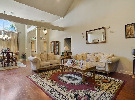 4th image of 37220 Saint Marie Ave