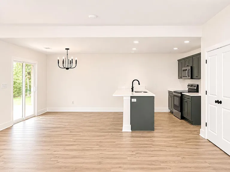 5400 Lotus St — Photo 7