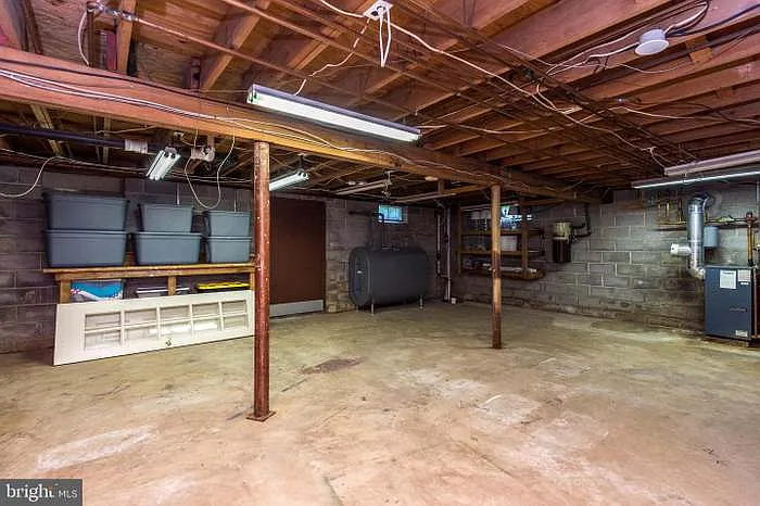 Building Photo - 1015 Liberty Ln