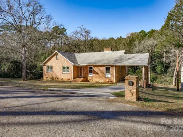 131 Woodland Ter, Winnsboro, SC 29180