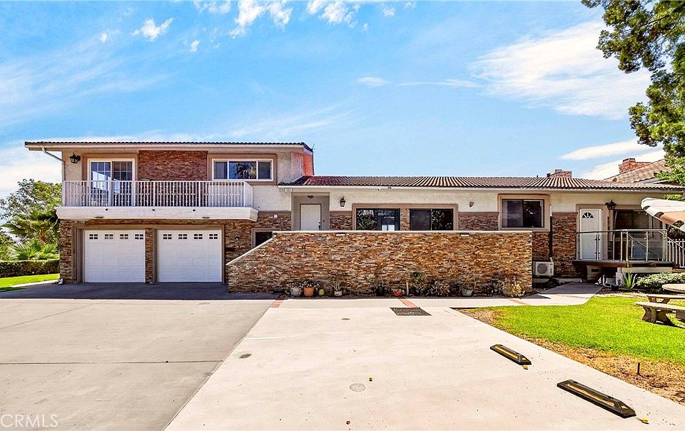 1st image of 880 Gartel Dr