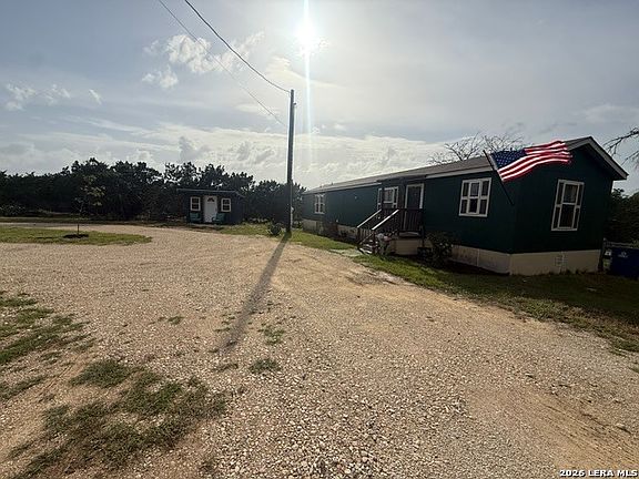 2nd image of 572 RIVER BLUFF CIR