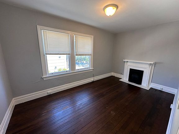 3rd image of 82-86 Pond St #3870-084