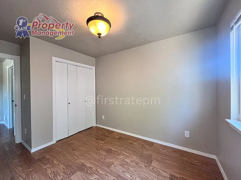 3079 N Columbine Ave — Photo 8