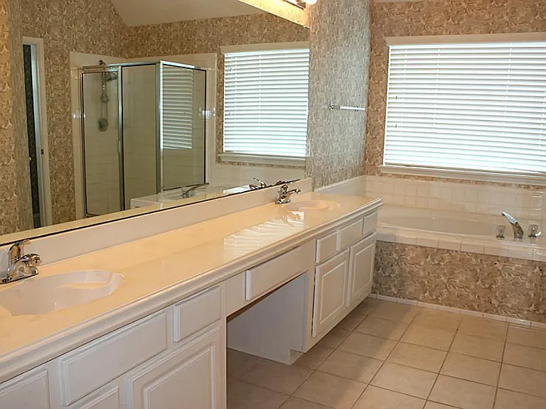 4614 Forest Home Dr — Photo 13