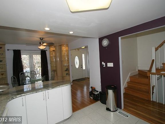 Entry/Kitchen