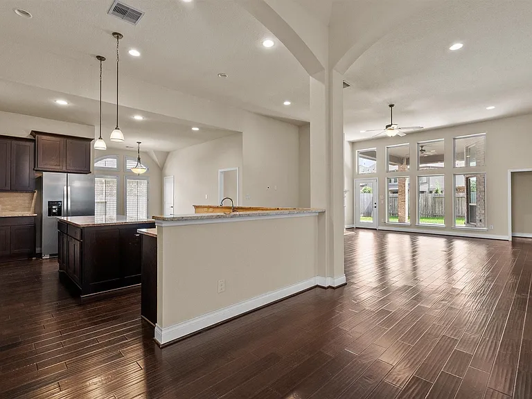 2524 Davis Prairie Ln — Photo 7