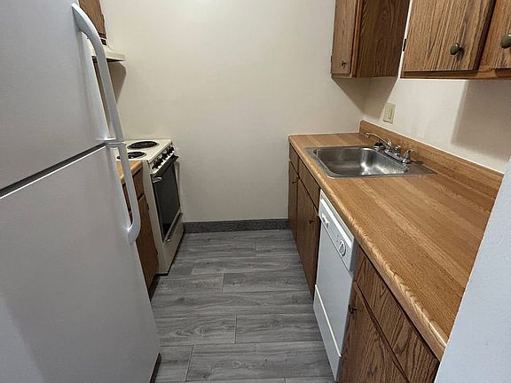 2nd image of 3063 W 11th St #17