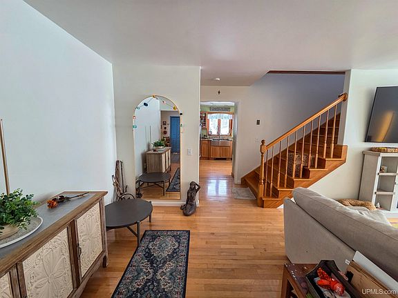 4th image of E9915 Old Indiantown Rd