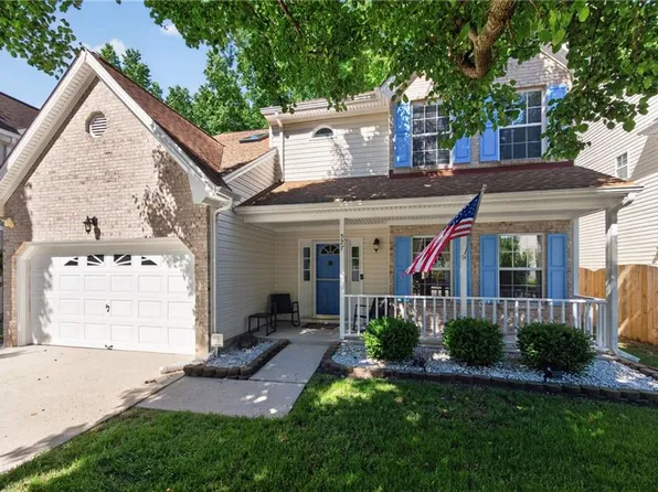 527 Windward Dr, Chesapeake, VA 23320