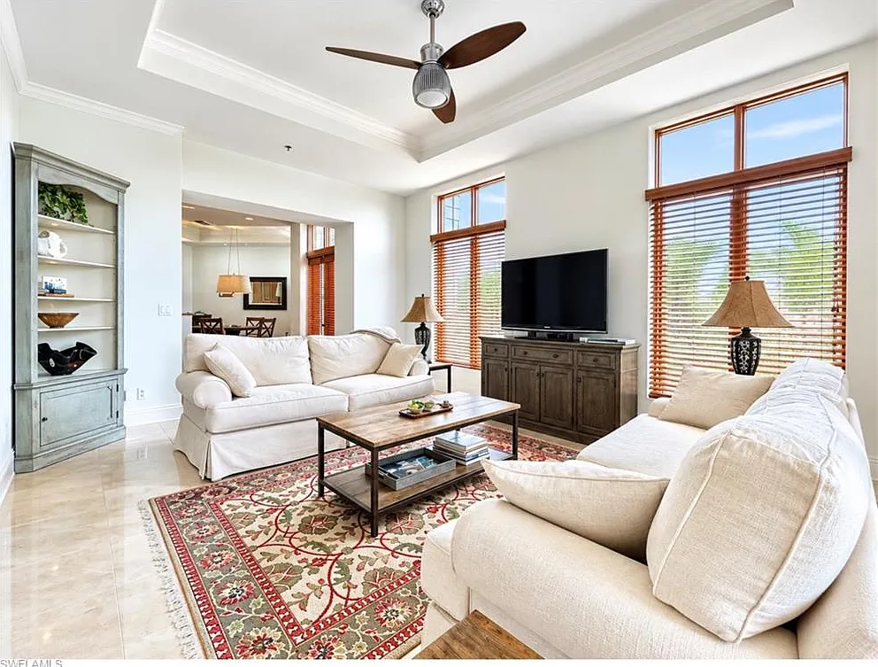 3 bed, 3.0 bath, 2320 sqft, $26,500 — Photo 1