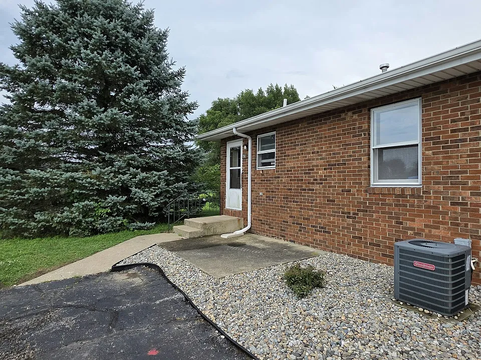 601 Rizek Dr #7A
