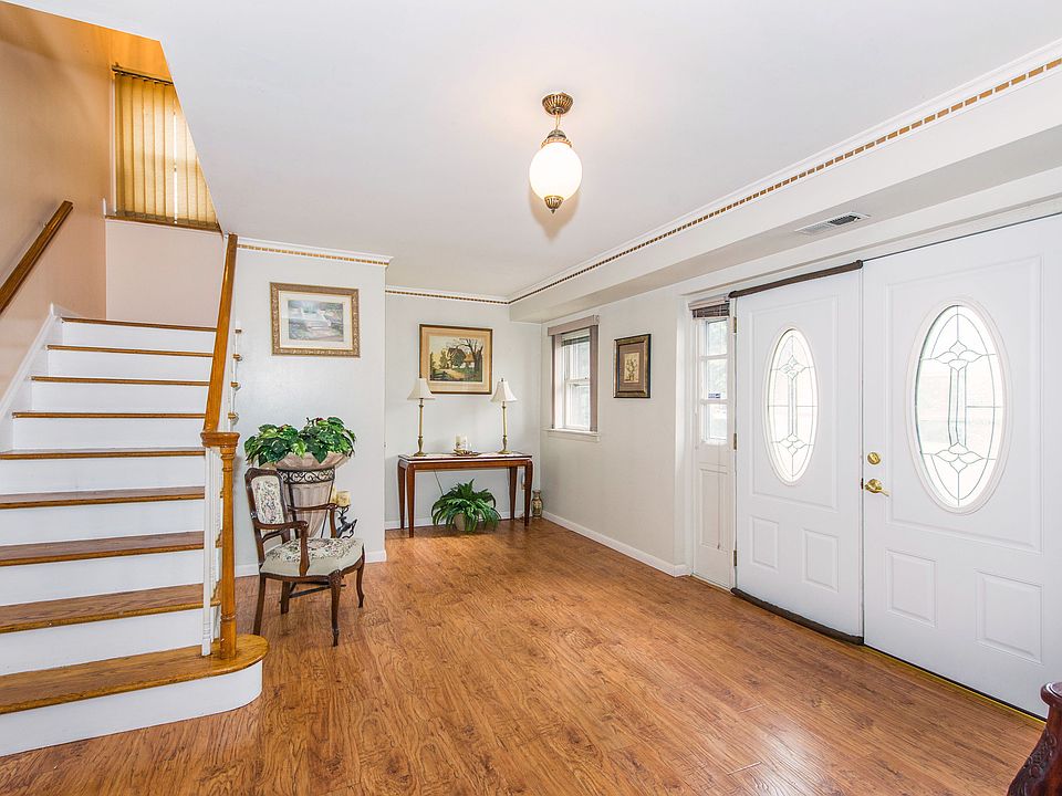1st image of 205 Montague Pl