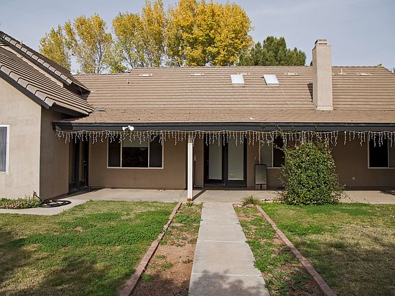 2nd image of 14415 E Vallejo St