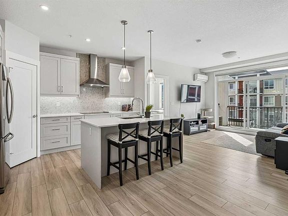 3rd image of 35 S Walgrove Walk SE #303