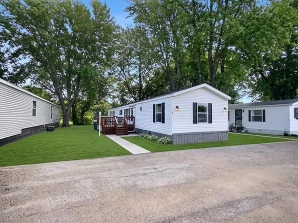 806 28th St #4, Milford, IA 51351