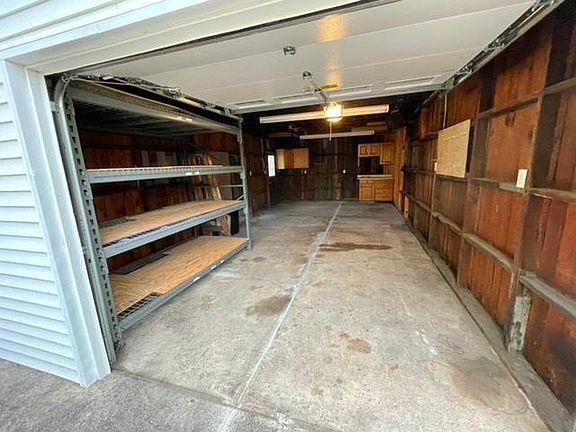 5th image of 553 Garage Washington St