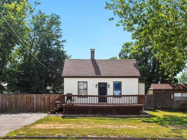 210 N Poland St, Heyworth, IL 61745