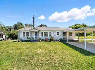 1266 18th St NE, Hickory, NC 28601